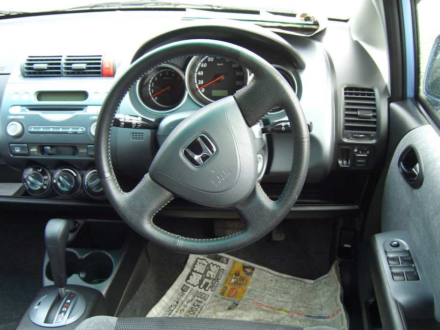 2002 Honda Fit Pictures