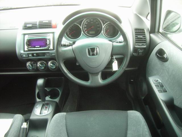 2002 Honda Fit Pictures