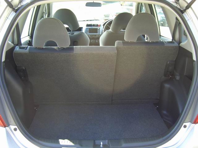 2002 Honda Fit Pictures