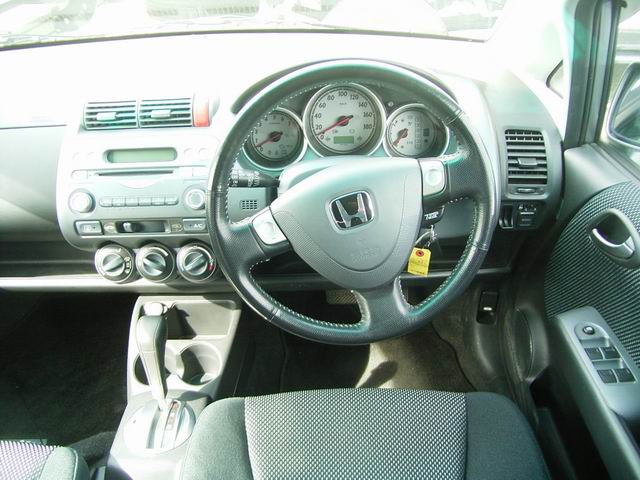 2002 Honda Fit Wallpapers
