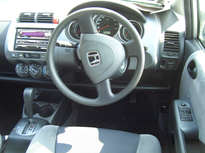 2002 Honda Fit Pictures