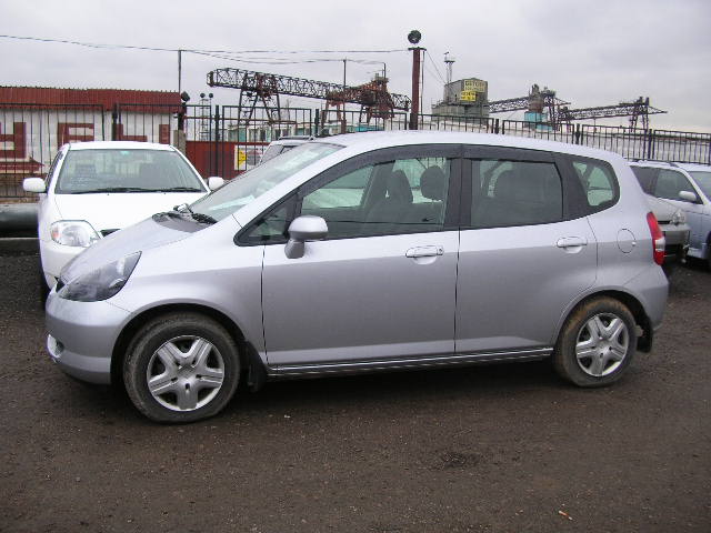2002 Honda Fit Photos