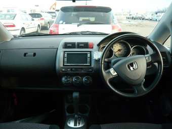 2002 Honda Fit Pictures