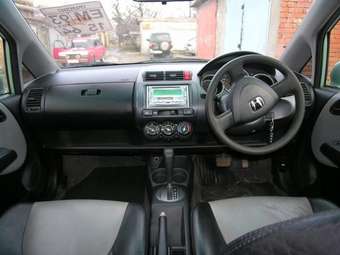 2002 Honda Fit Pictures