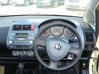 2002 Honda Fit Pictures