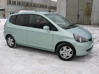 2002 Honda Fit Pictures