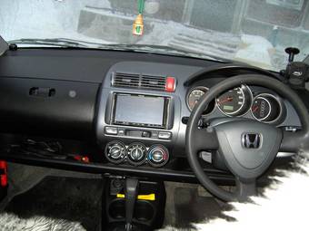 2002 Honda Fit Pictures