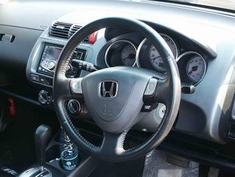 2002 Honda Fit Pictures