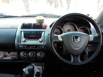2002 Honda Fit Photos
