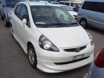 2002 Honda Fit Photos