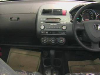 2002 Honda Fit Photos