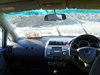 2002 Honda Fit Pictures