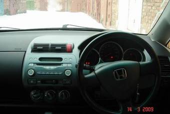 2002 Honda Fit Pictures