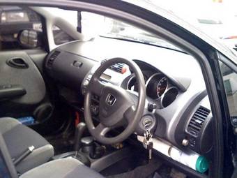 2002 Honda Fit Photos