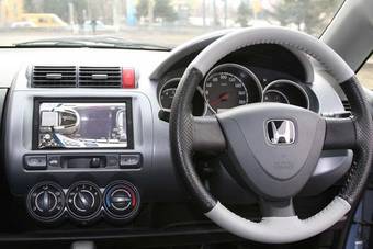 2002 Honda Fit Wallpapers