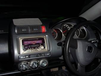 2002 Honda Fit Pictures