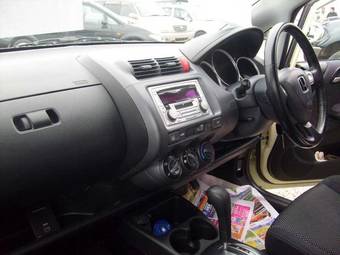 2002 Honda Fit Pictures