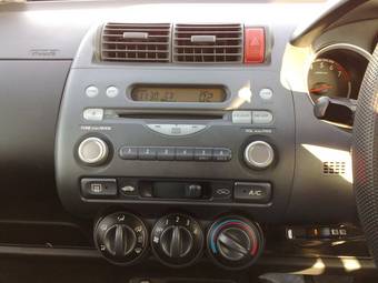2002 Honda Fit Pictures