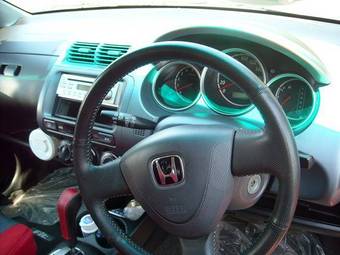 2002 Honda Fit Pictures