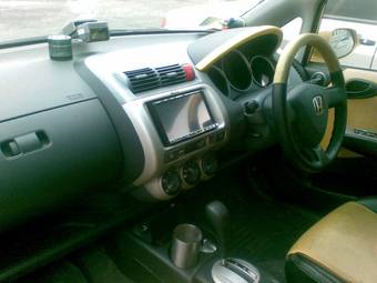 2002 Honda Fit Pictures