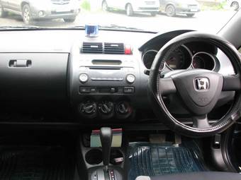 2002 Honda Fit Pictures