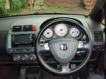 2002 Honda Fit Pictures