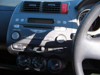 2002 Honda Fit Photos