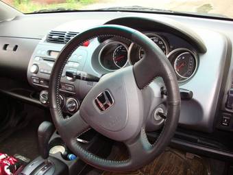 2002 Honda Fit Pictures