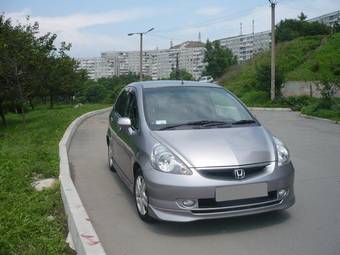 2002 Honda Fit Pictures