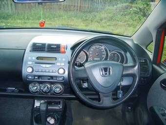 2002 Honda Fit Photos
