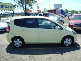 2002 Honda Fit Pictures