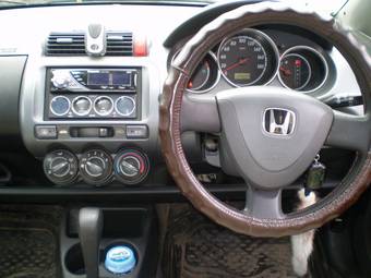 2002 Honda Fit Pictures
