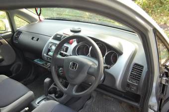 2002 Honda Fit Pictures