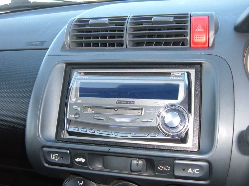 2003 Honda Fit