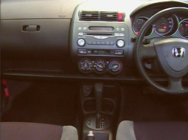 2003 Honda Fit Pictures