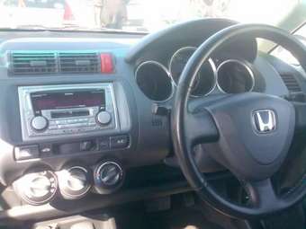 2003 Honda Fit Pictures