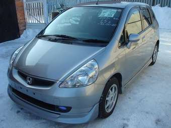 2003 Honda Fit Pictures