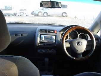 2003 Honda Fit Photos