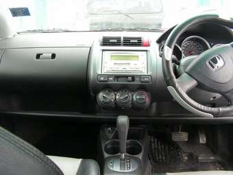 2003 Honda Fit Images