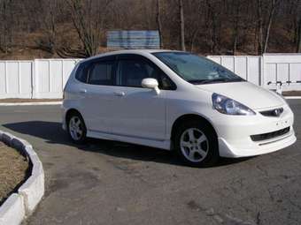2003 Honda Fit Photos