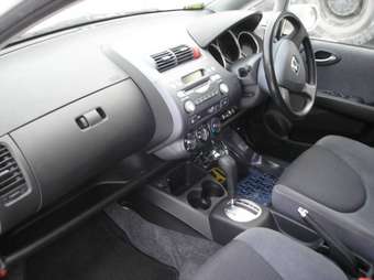 2003 Honda Fit Pictures