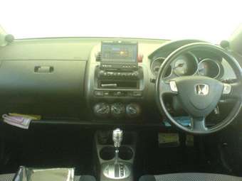 2003 Honda Fit Photos
