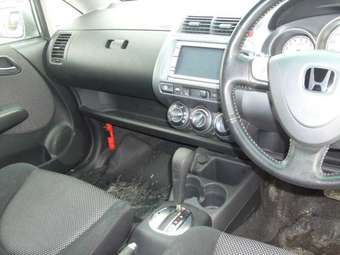 2003 Honda Fit Pictures