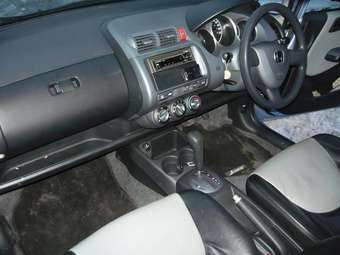 2003 Honda Fit Pictures