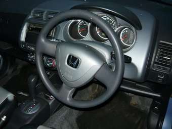 2003 Honda Fit Photos