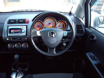 2003 Honda Fit Photos