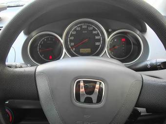 2003 Honda Fit Pictures