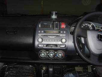 2003 Honda Fit Photos