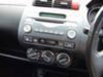 2003 Honda Fit Photos