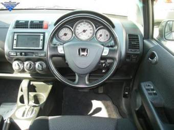 2003 Honda Fit Photos